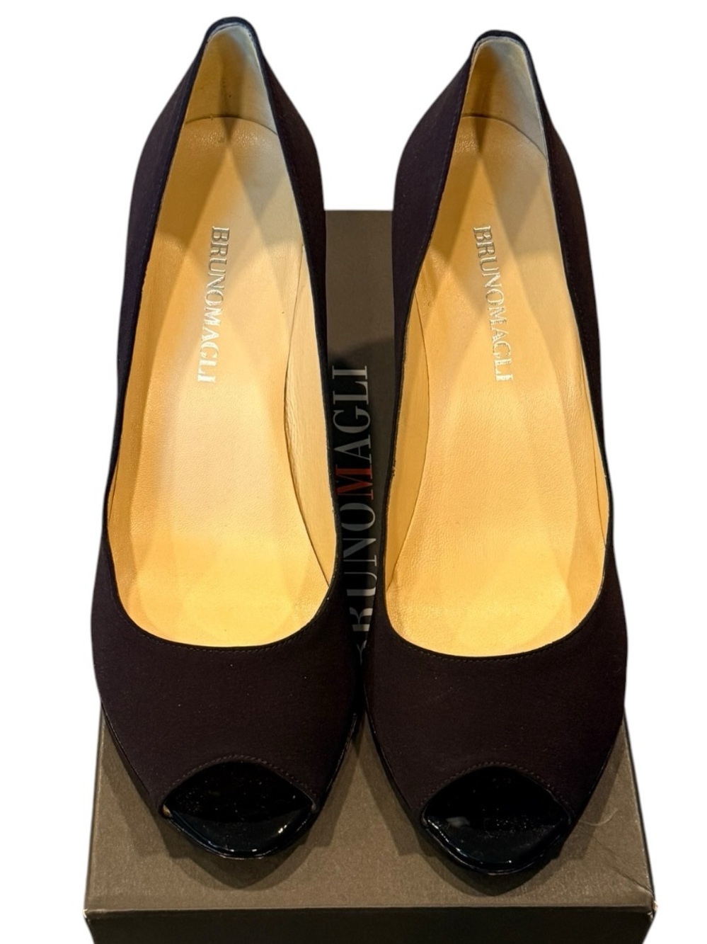 Bruno Magli Peep Toe Stiletto Dark Brown Fabric Patent Trim Novati 8B